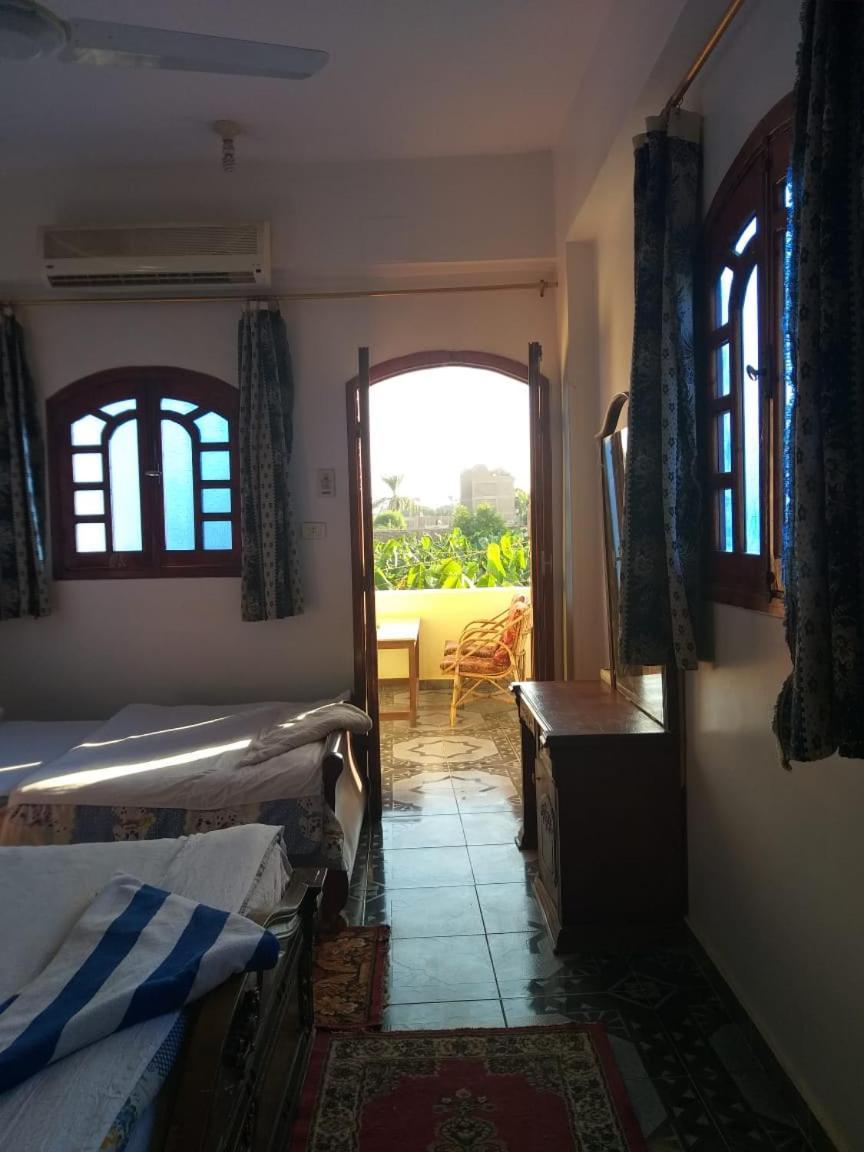 One Love Guesthouse & Restaurant الأقصر المظهر الخارجي الصورة