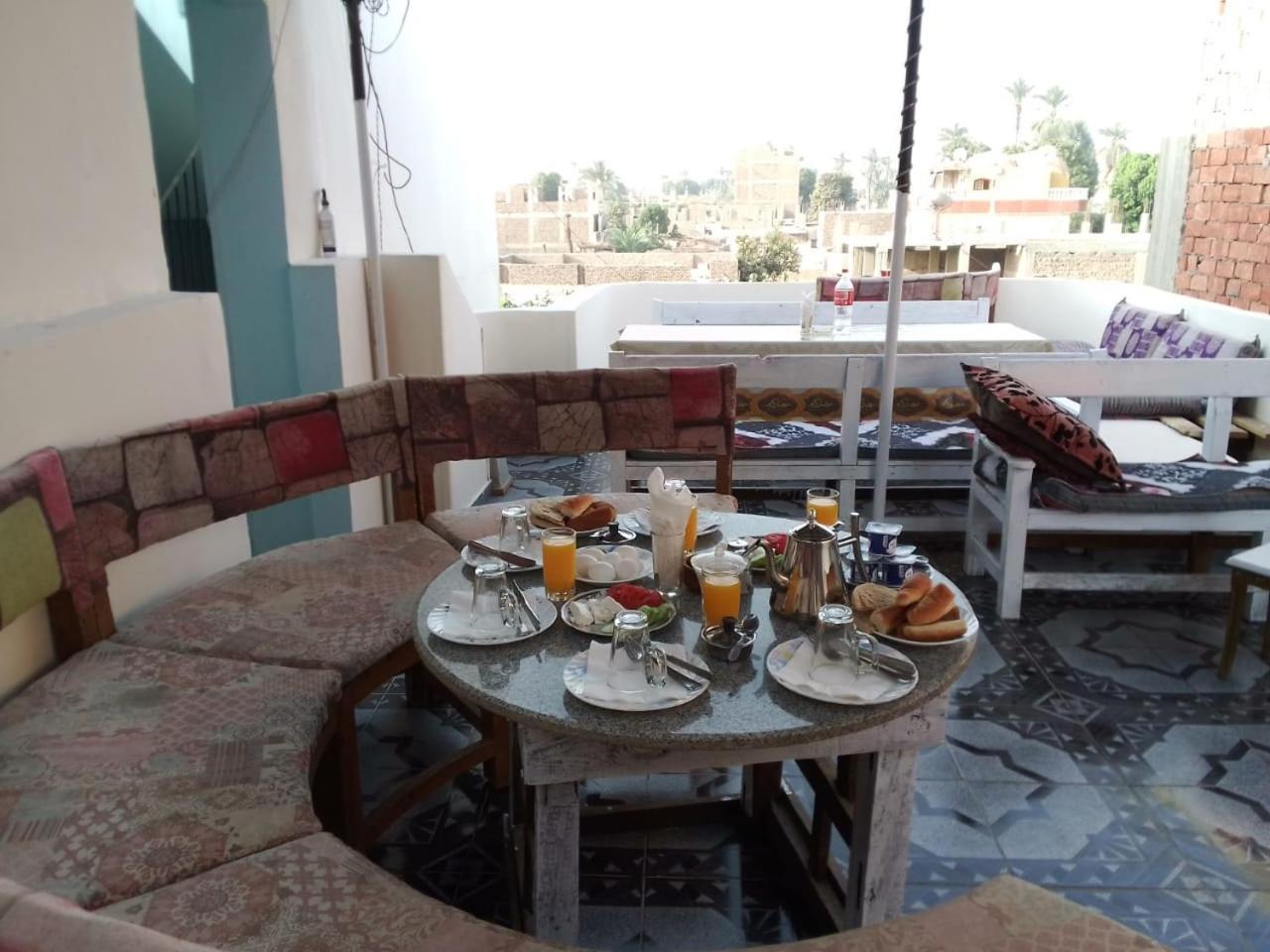 One Love Guesthouse & Restaurant الأقصر المظهر الخارجي الصورة